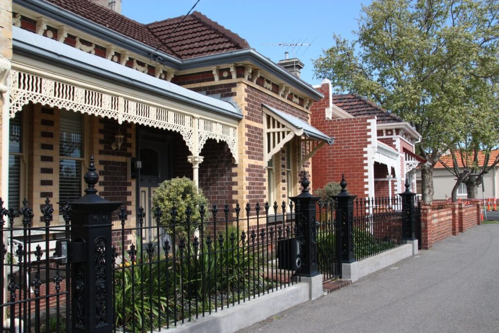 Renovated period home streetscape near Hampton Street Bayside Melbourne, illustrative of Willow and Reed Private Wealth client renovation lending