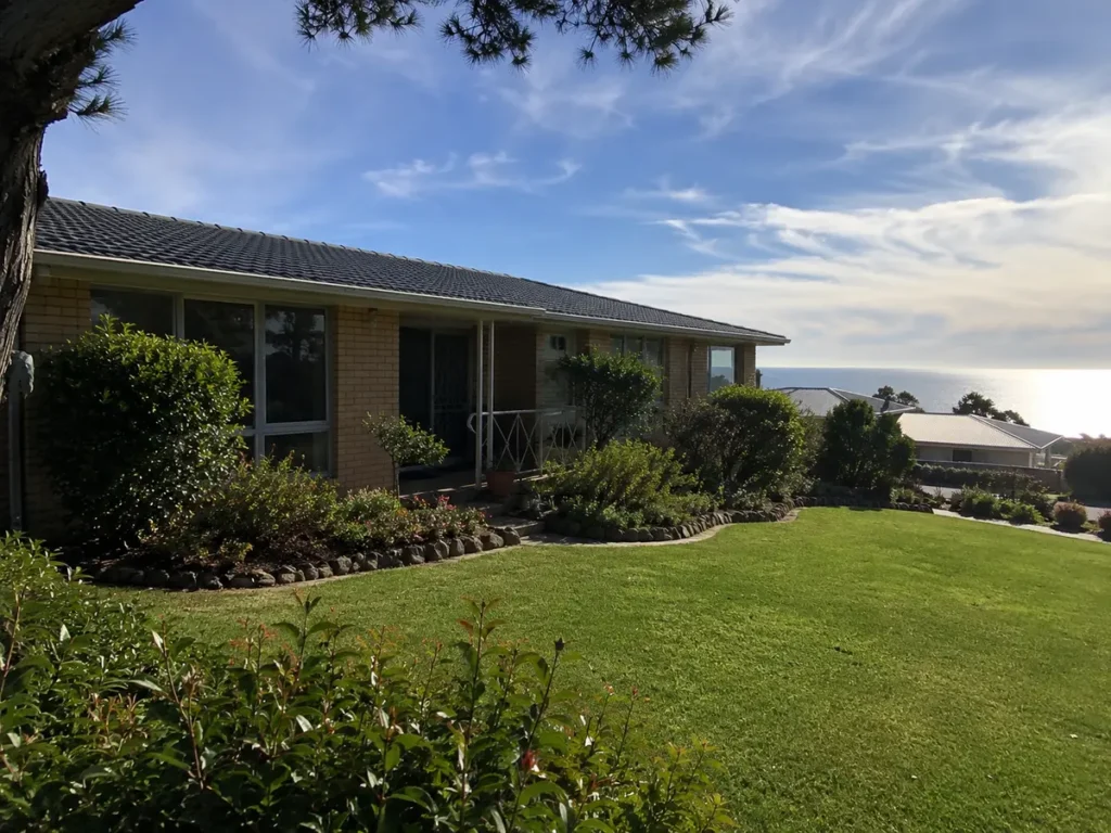 Coastal family home near Mount Martha beach on the Mornington Peninsula, illustrative of Willow and Reed Private Wealth bridging finance client scenario